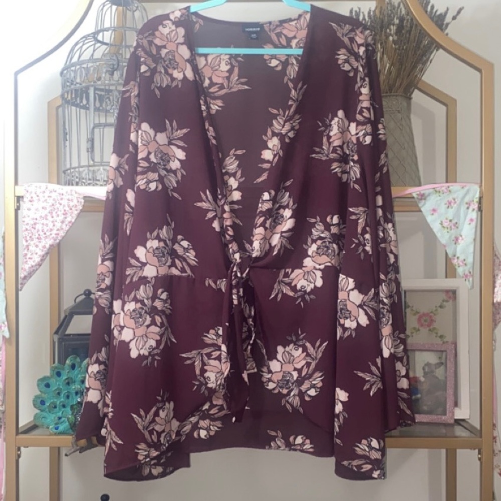 TORRID Floral Kimono Tie Front Flowy Top/Coverup Light weight Summer Weekend